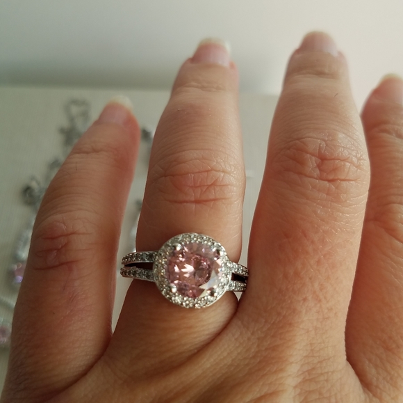 Swarovski Elements 925 Sterling Silver Round Pink Solitaire Halo Ring NEW - Picture 6 of 17